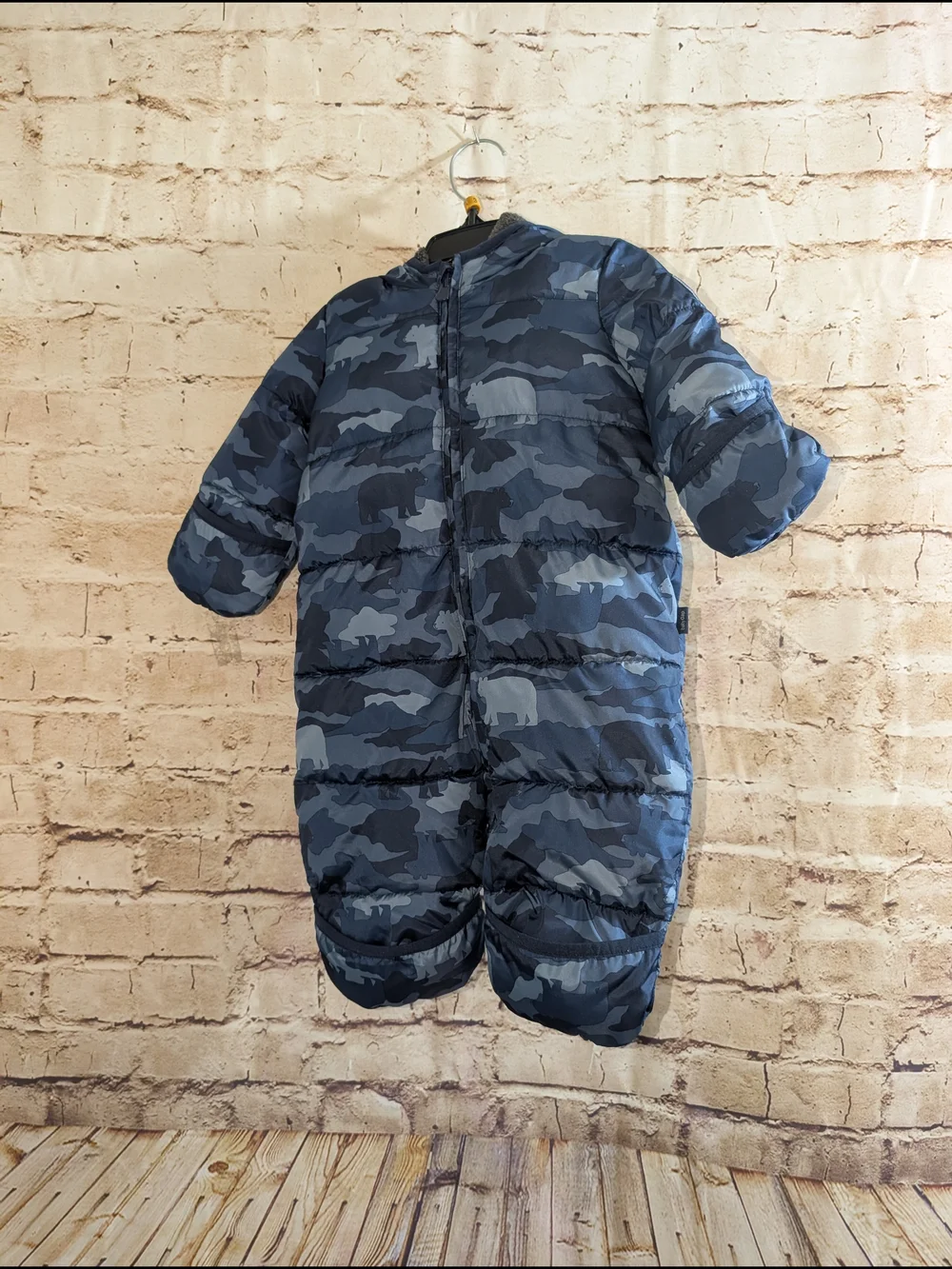~Baby Gap blue camouflage puffer snowsuit 0-6 M unique bear-patterned camo